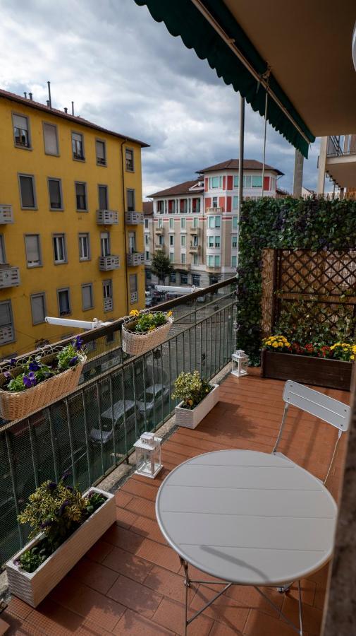 Beautiful Floral Apartment On Navigli Milan Luaran gambar