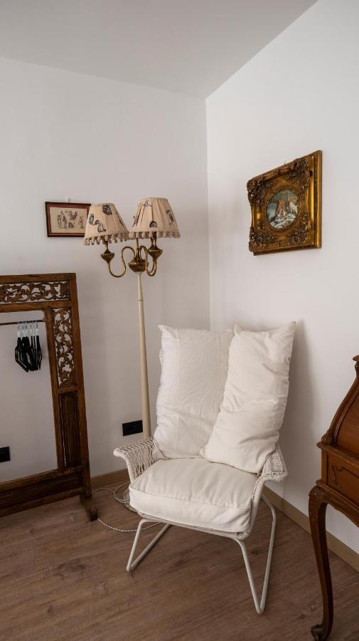 Beautiful Floral Apartment On Navigli Milan Luaran gambar