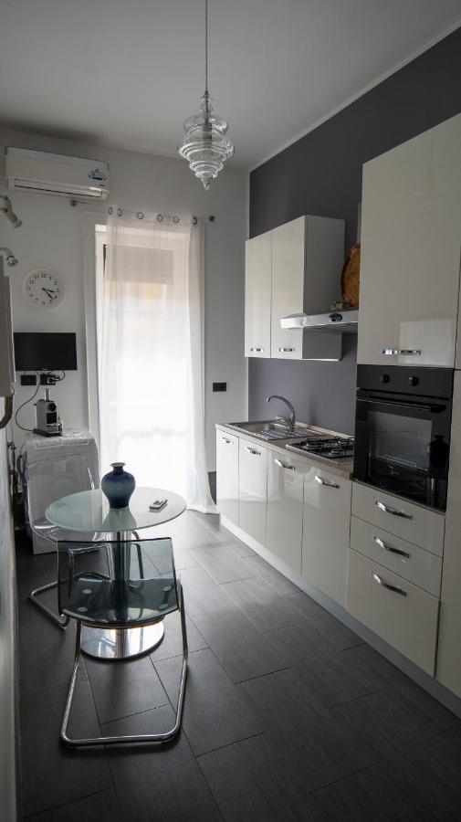 Beautiful Floral Apartment On Navigli Milan Luaran gambar